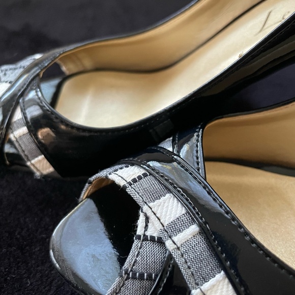 Like a new- good with summer dress or maybe good with jeans! Size 6-6.5 - Picture 2 of 8